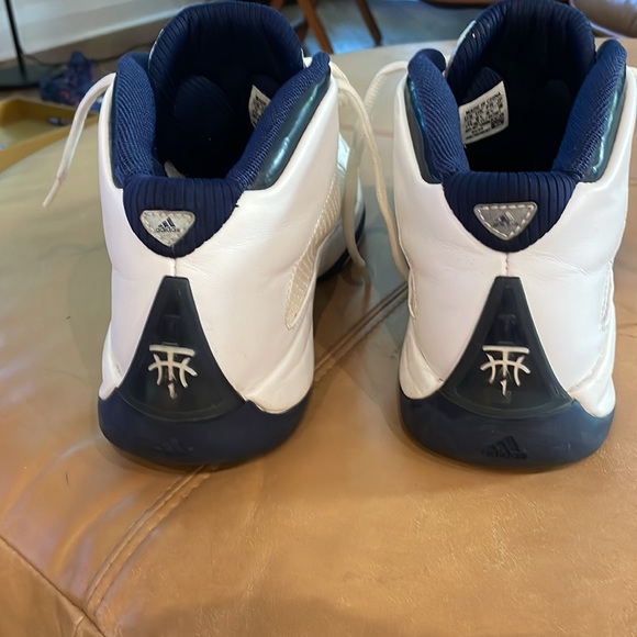 Adidas TMac Team men’s basketball shoes - Picture 2 of 6